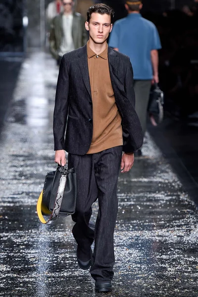 Look 7